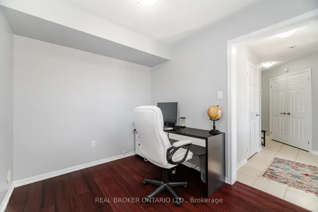 Additional image 10 of 40 Suitor Crt