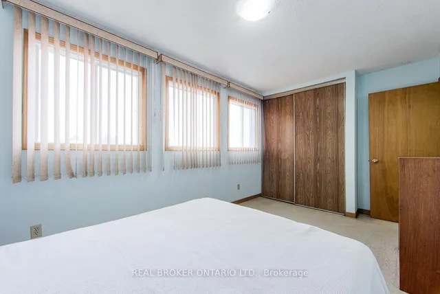 Additional image 24 of 4600 Full Moon Circ