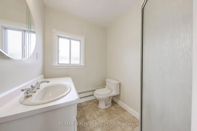 Additional image 17 of 154 La Rose Ave