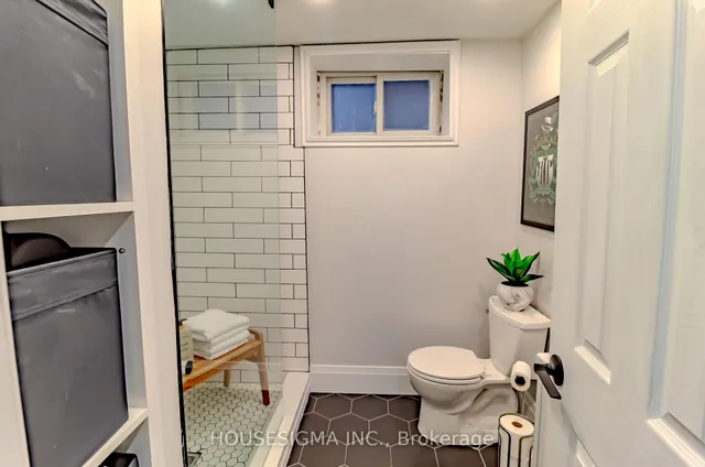 Additional image 45 of 149 Queensdale Ave