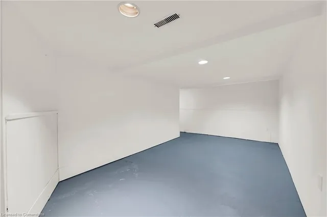 Additional image 23 of 103 Emerald St