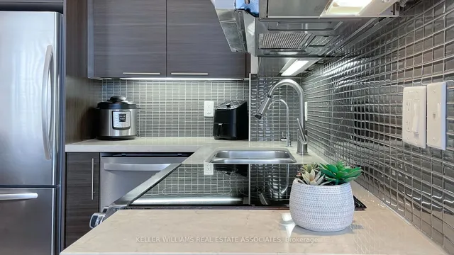 Additional image 13 of 100 Harrison Garden Blvd Unit GPH17