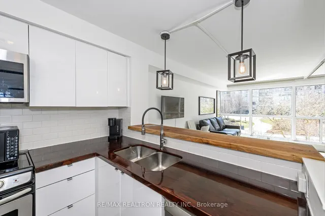 Additional image 8 of 2261 Lake Shore Blvd Unit 220