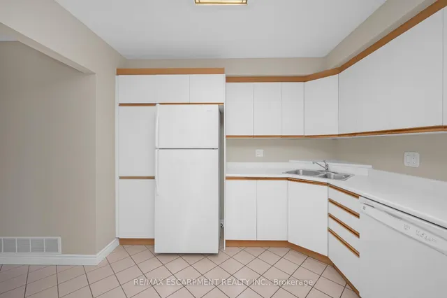 Additional image 7 of 594 Forestwood Cres