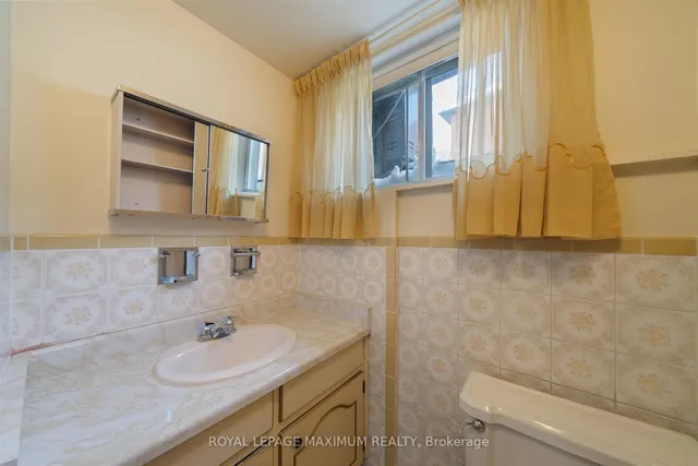 Additional image 34 of 28 Madron Cres