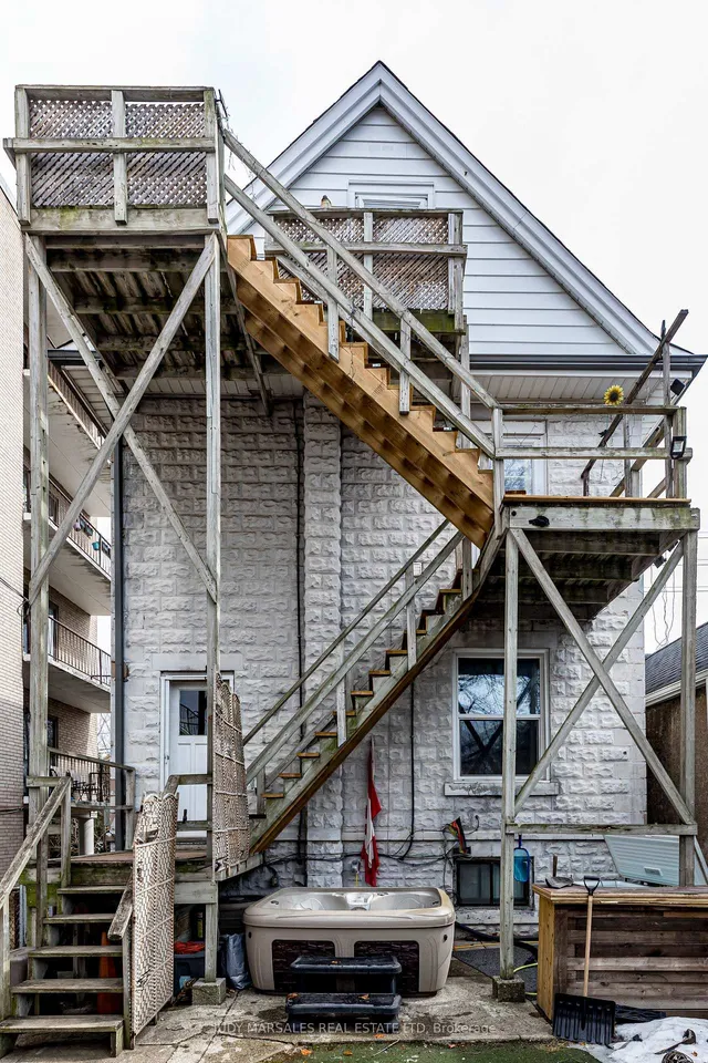 Additional image 31 of 402 Dundurn St