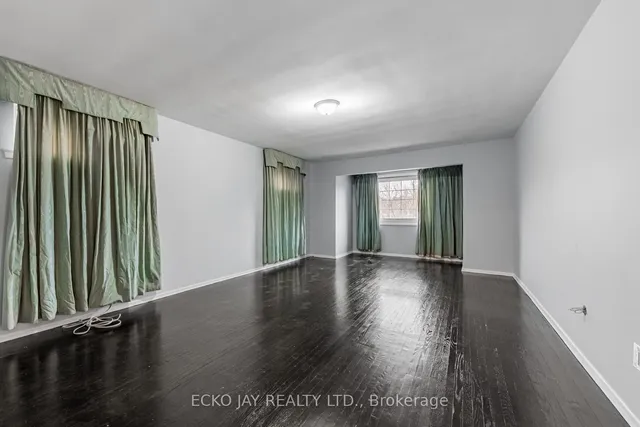 Additional image 18 of 11 Tofino Cres