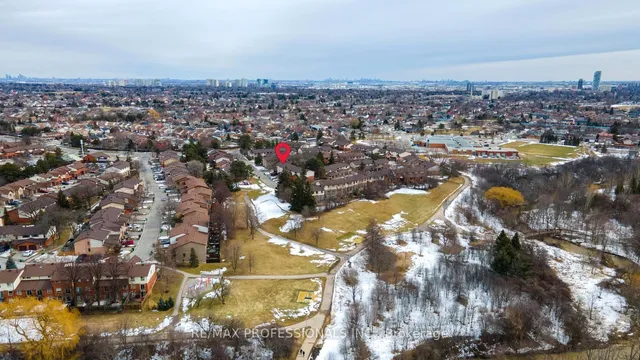 Additional image 37 of 49 Dawson Cres