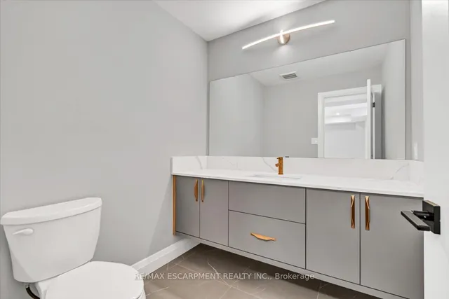 Additional image 5 of 382 B Southcote Rd