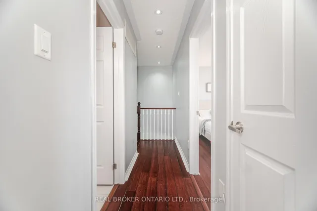 Additional image 30 of 40 Suitor Crt