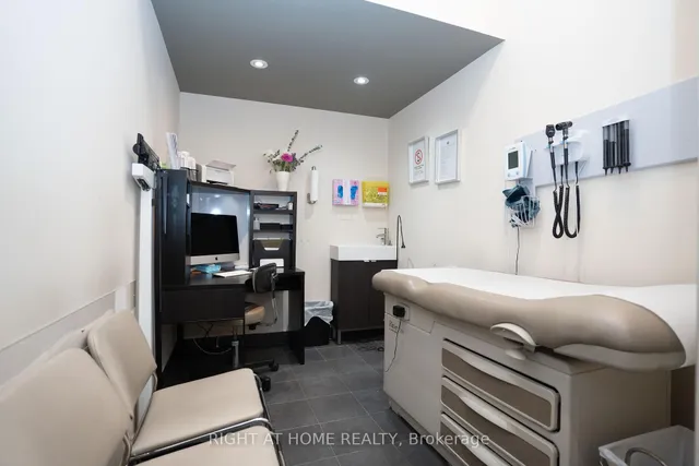 Additional image 11 of 267 Finch ave west N/A