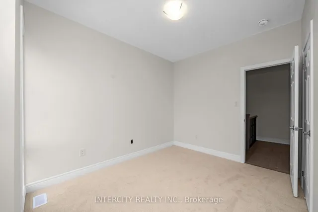 Additional image 29 of 60 Claremont Dr