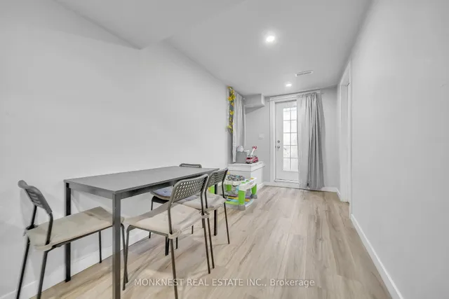 Additional image 33 of 97 Miracle Tr