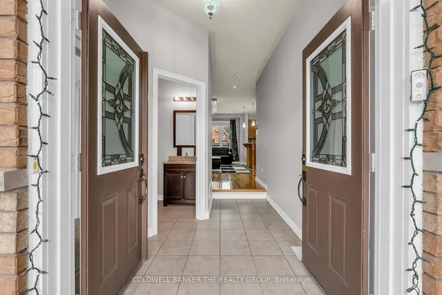 Additional image 4 of 5 Amaryllis Dr