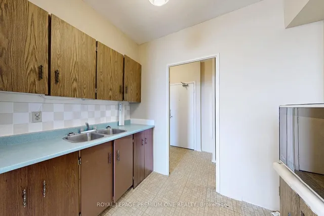 Additional image 15 of 1 Massey Sq Unit PH19