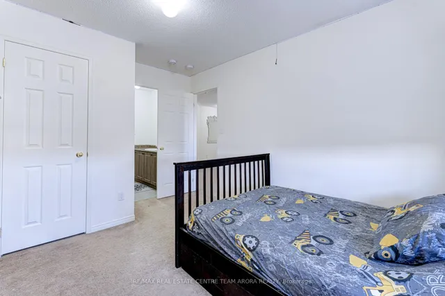 Additional image 28 of 24 Cookview Dr