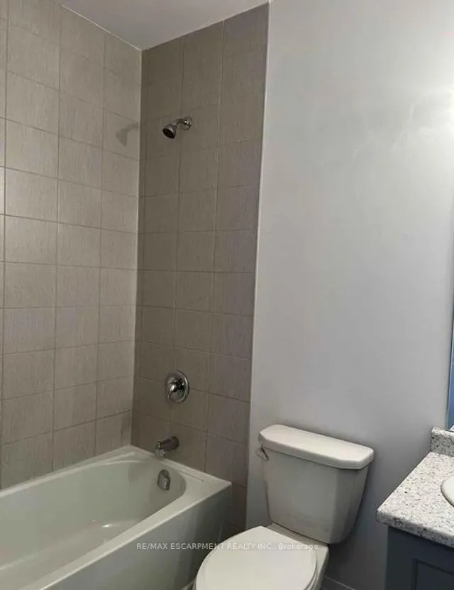 Additional image 10 of 450 Dundas St Unit 417