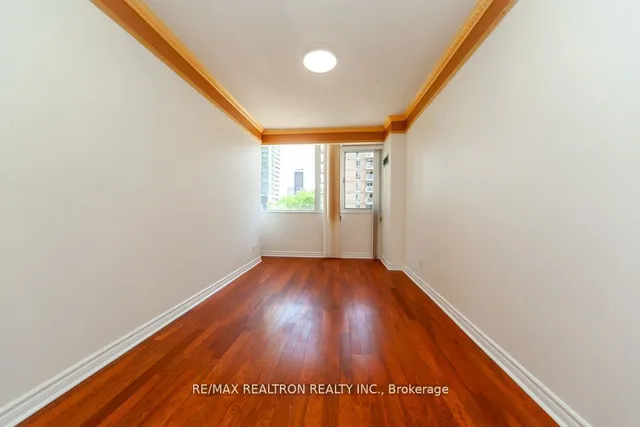 Additional image 20 of 555 Yonge St Unit #309