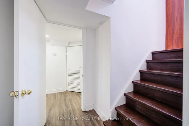 Additional image 20 of 1 Barwell Cres