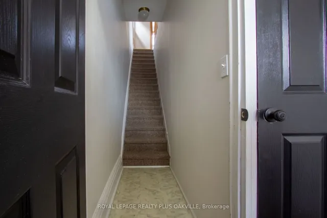 Additional image 23 of 58 Lorne Ave