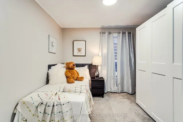 Additional image 29 of 135 Grosvenor Ave