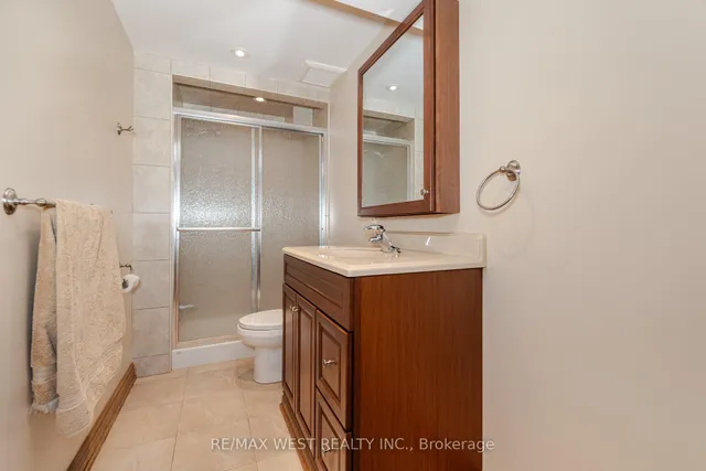 Additional image 35 of 79 Husband Dr