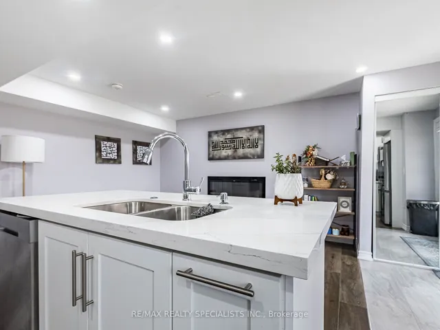 Additional image 27 of 26 Lloyd Cres