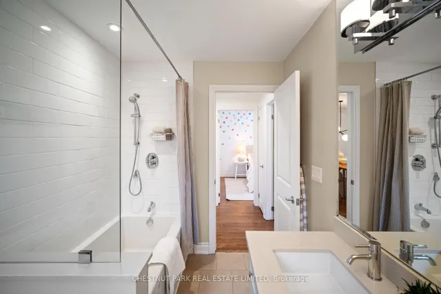 Additional image 23 of 75 Lynngrove Ave