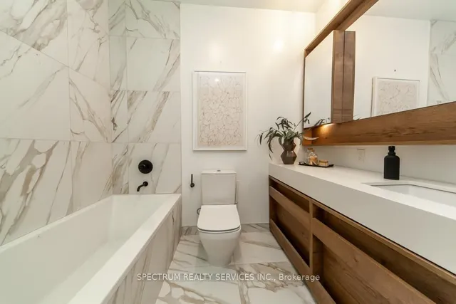 Additional image 34 of 505 Richmond St Unit 424