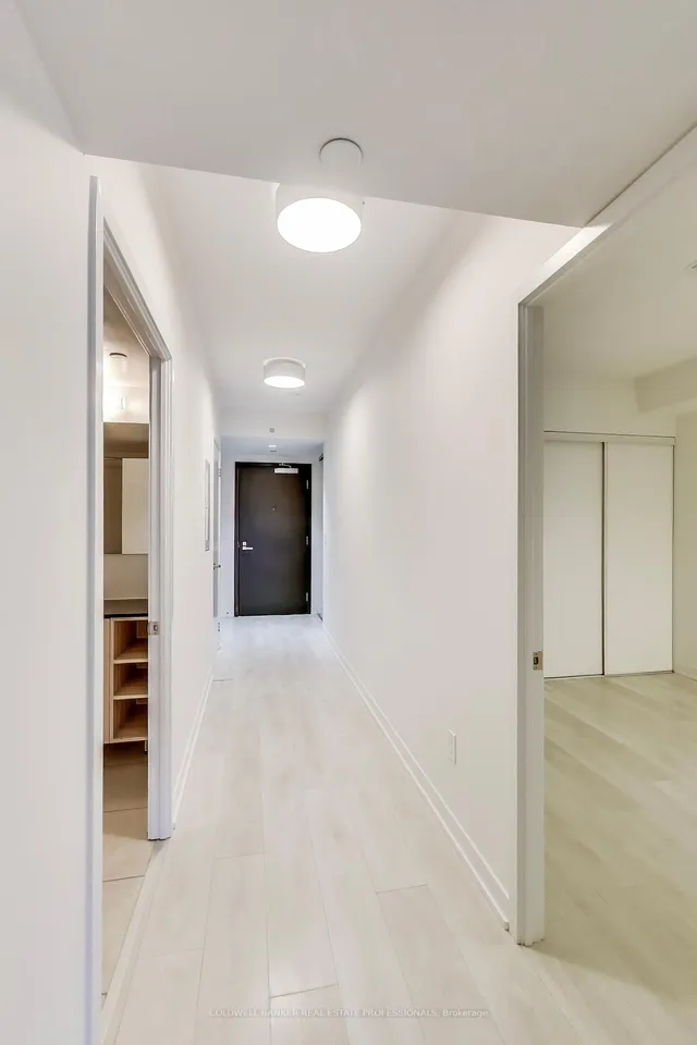 Additional image 10 of 31 Tippet Rd Unit 221