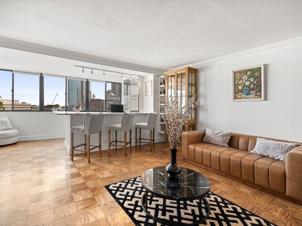 Primary image of 8 Whittier Pl, Boston, MA 