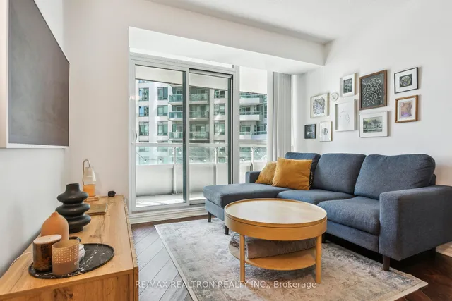 Additional image 9 of 19 Grand Trunk Cres Unit 1215
