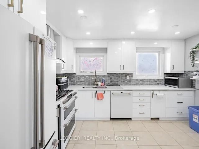 Additional image 16 of 6849 Darcel Ave