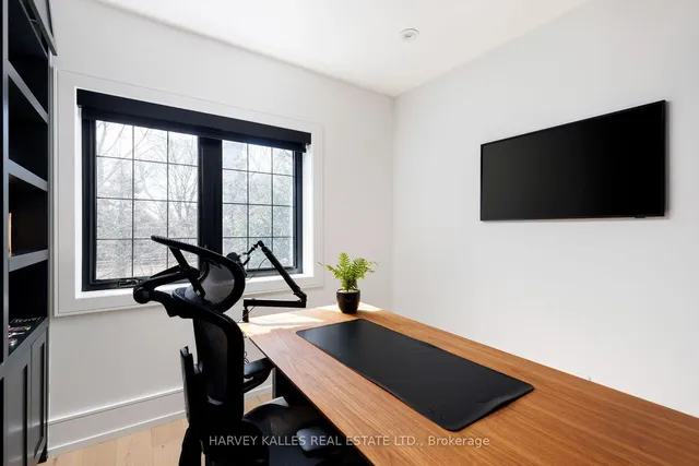 Additional image 33 of 233 MacPherson Ave