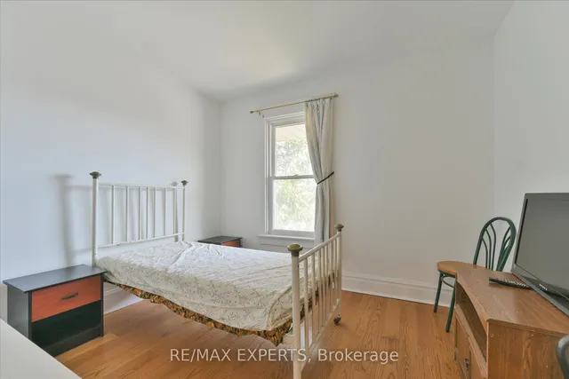 Additional image 22 of 18 Barton Ave