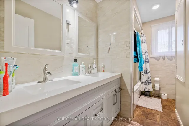 Additional image 20 of 490 Queen Victoria Dr