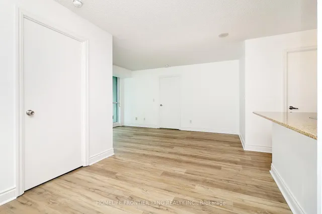 Additional image 11 of 12 Yonge St Unit 1206