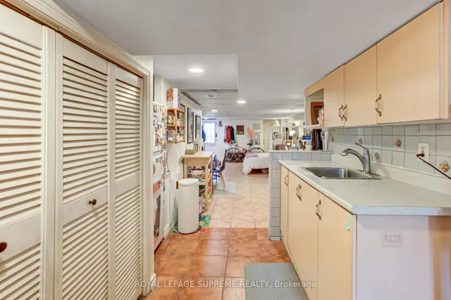 Additional image 29 of 112 Wallace Ave