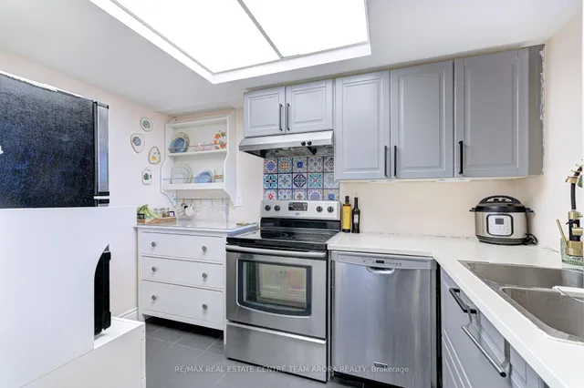 Additional image 9 of 4460 TUCANA Crt Unit 401