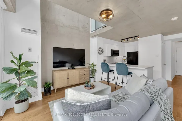 Additional image 10 of 954 King St Unit 323