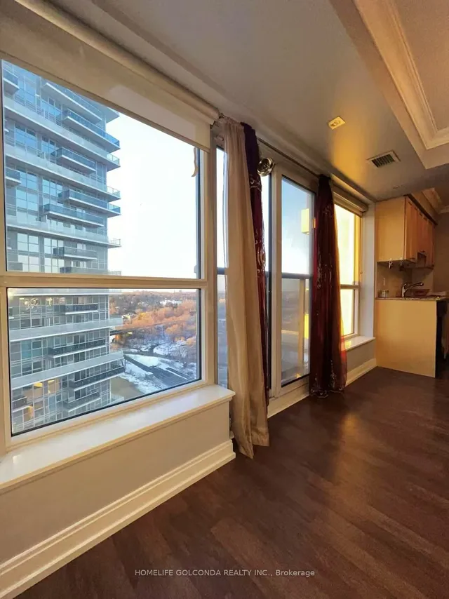 181 Village Green Sq Unit 1419