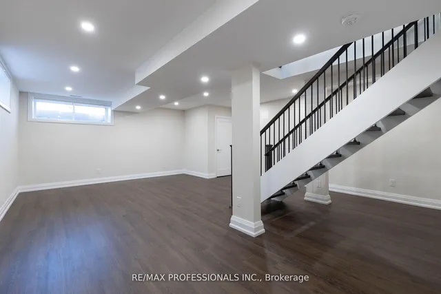 Additional image 33 of 2 Emery Circ