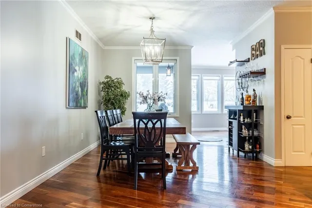 Additional image 10 of 715 Robson Rd