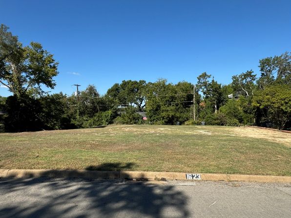 1623 Oak Knoll St, Dallas, TX 75208