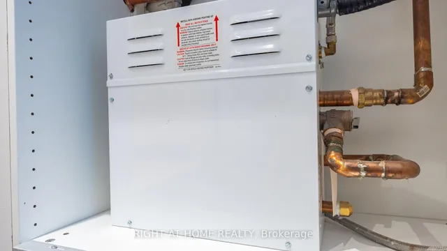 Additional image 50 of 77 Harbour Sq Unit 2412