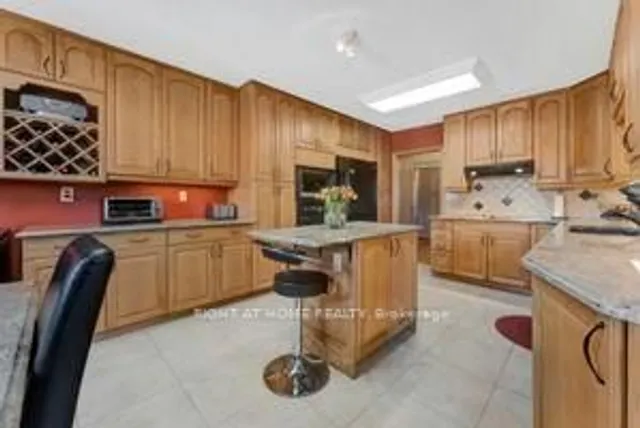 Additional image 11 of 3592 Stonecreek Cres