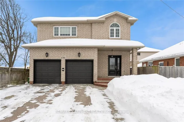 1705 Upper Wellington St