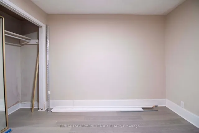 Additional image 9 of 417 King St