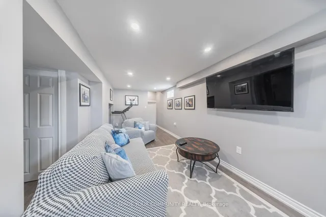 Additional image 32 of 37 Burgby Ave