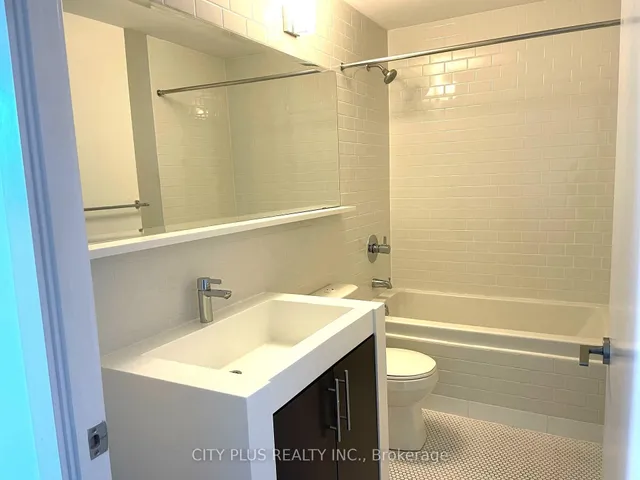 Additional image 7 of 156 Portland St Unit 611